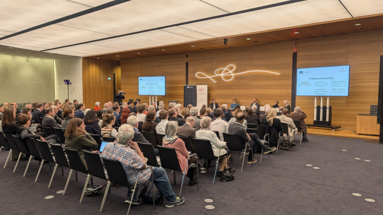 Scheidung ohne Schuld: Care-Arbeit teilen, Altersarmut vermeiden